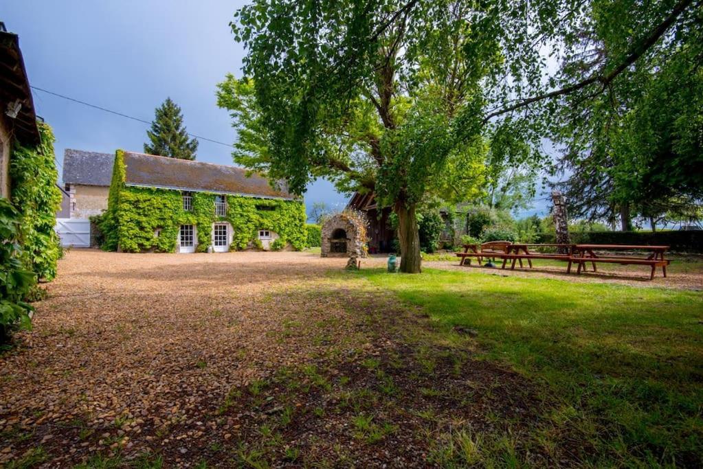 Les Maudines Villa Bauge-en-Anjou Exterior photo