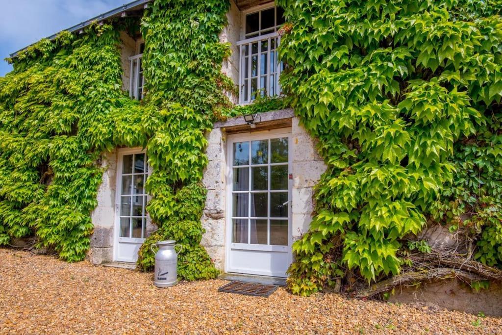 Les Maudines Villa Bauge-en-Anjou Exterior photo