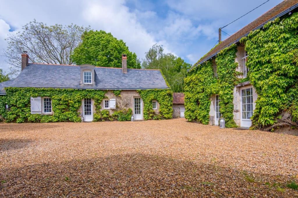 Les Maudines Villa Bauge-en-Anjou Exterior photo